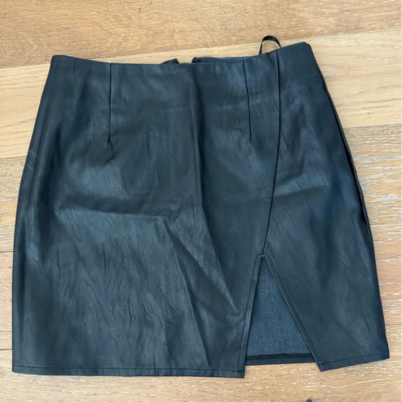 Superdown Mini Faux Leather Skirt - Picture 1 of 4